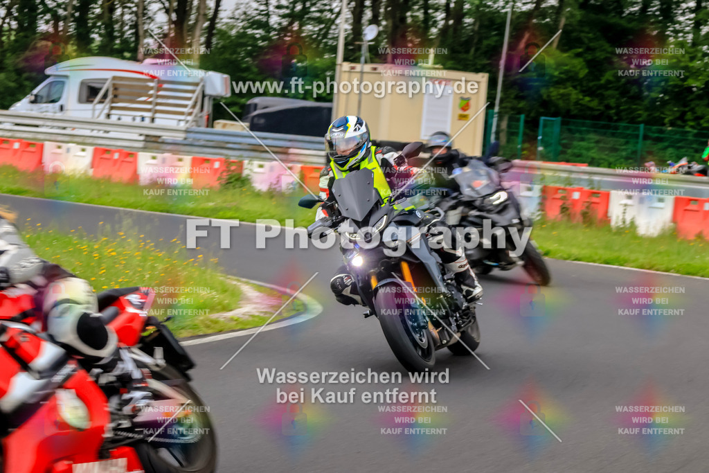 VBK-6466 | Hier findet Ihr Bilder von Touristenfahrten auf der Nürburgring Nordschleife oder von anderen Veranstaltungen die ich besucht habe. Viel Spass beim Durch Schauen 