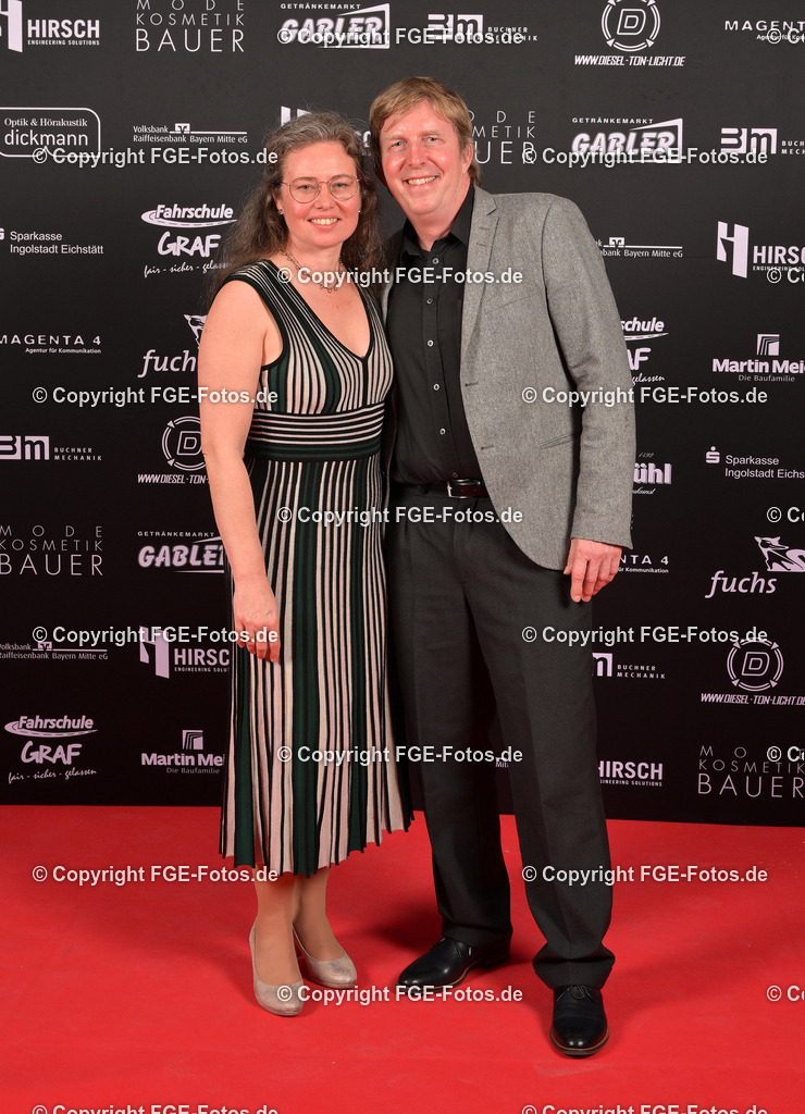 20240113-fge-fotos-0030 | Eröffnungsball der FGE am 13.01.2024 im Alten Stadttheater in Eichstätt. - Realisiert mit Pictrs.com