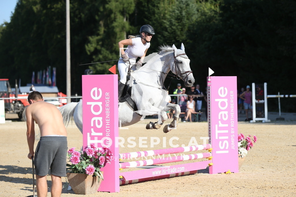 DL2Q0503 | Willkommen bei Brunnmayr - Design & Fotografie – Ihrem Spezialisten für Reitturniere und Pferdeveranstaltungen in Oberösterreich, Salzburg und Bayern! Seit über 17 Jahren sind wir leidenschaftlich dabei.