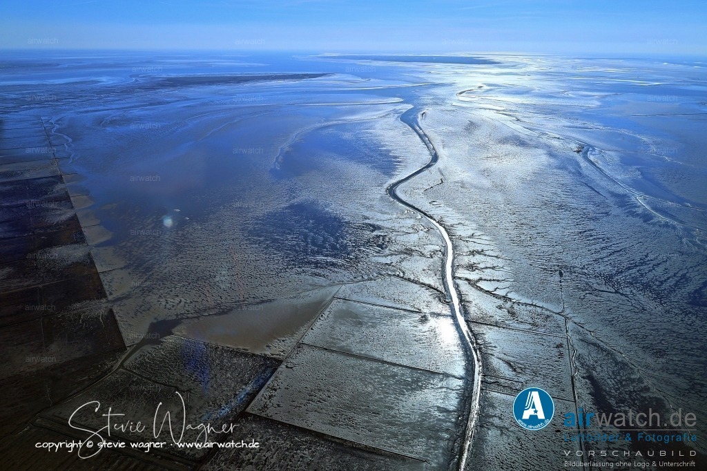 Luftbild Siel Sönke-Nissen-Koog im nordfriesischen Wattenmeer | Luftbild Siel Sönke-Nissen-Koog im Hintergrund Nordstrandischmoor und Pellworm im Wattenmeer