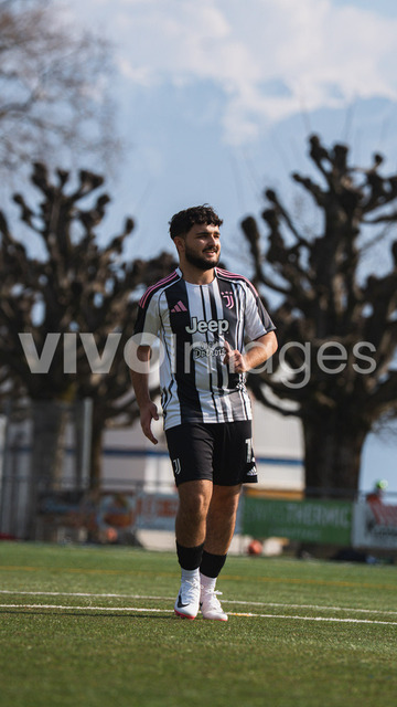 juv_lut_fmachado-0137 | Images from the Juniors B match between Juventus Academy and FC Lutry, played on 18 March 2026 in Lutry, Switzerland, featuring players, coaching staff and match action throughout the game.