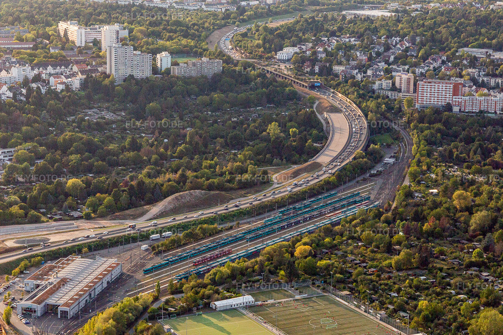 Luftbild: Gelände des VGF Betriebshof Ost am Main im Ortsteil Seckbach in Frankfurt im Bundesland Hessen in Deutschland. Foto: IMG_117625.jpg vom 10.09.2019 durch Werner Riehm/FLY-FOTO.de