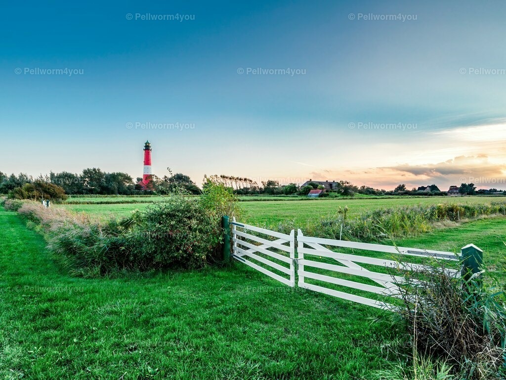 Pellwormer Leuchtturm im Sonnenuntergang | Ein Abendspaziergang im September zum Sonnenuntergang am Pellwormer Leuchtturm. - Realisiert mit Pictrs.com