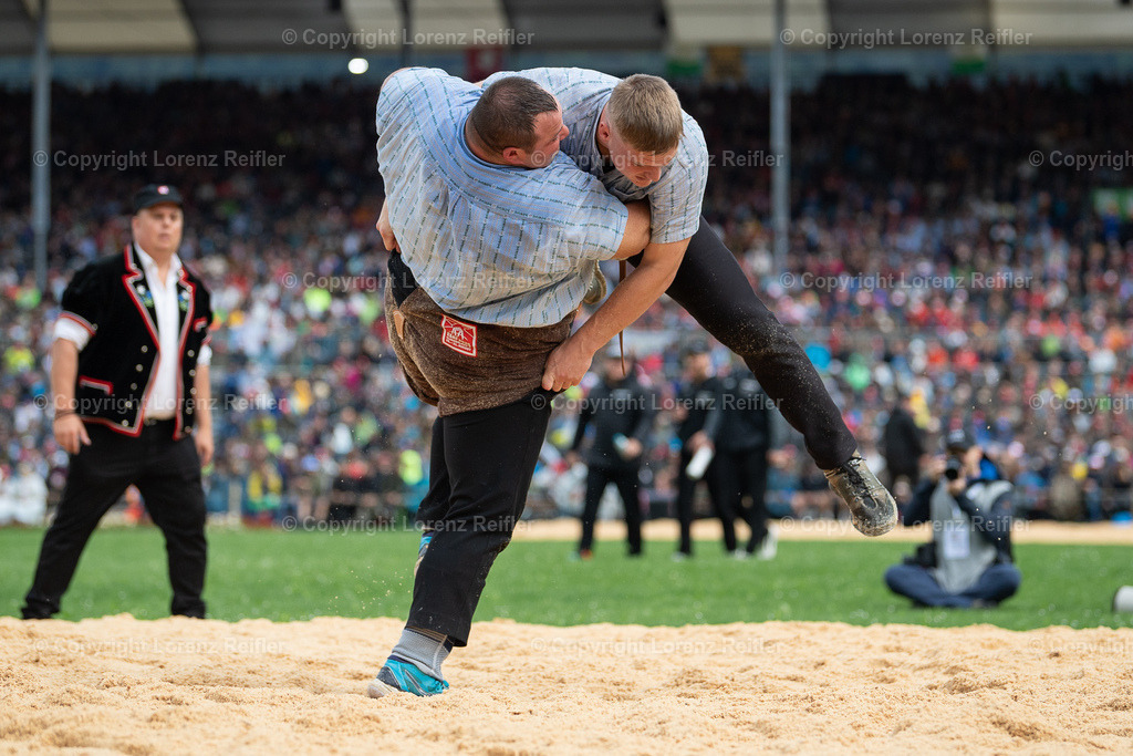 Schwingen -  ESAF 2025 Samstag | Mollis, 30.8.25, Schwingen - ESAF SamstagBurger Etienne (r, Les Prés-d›Orvin), Schneider Domenic (l, Friltschen)