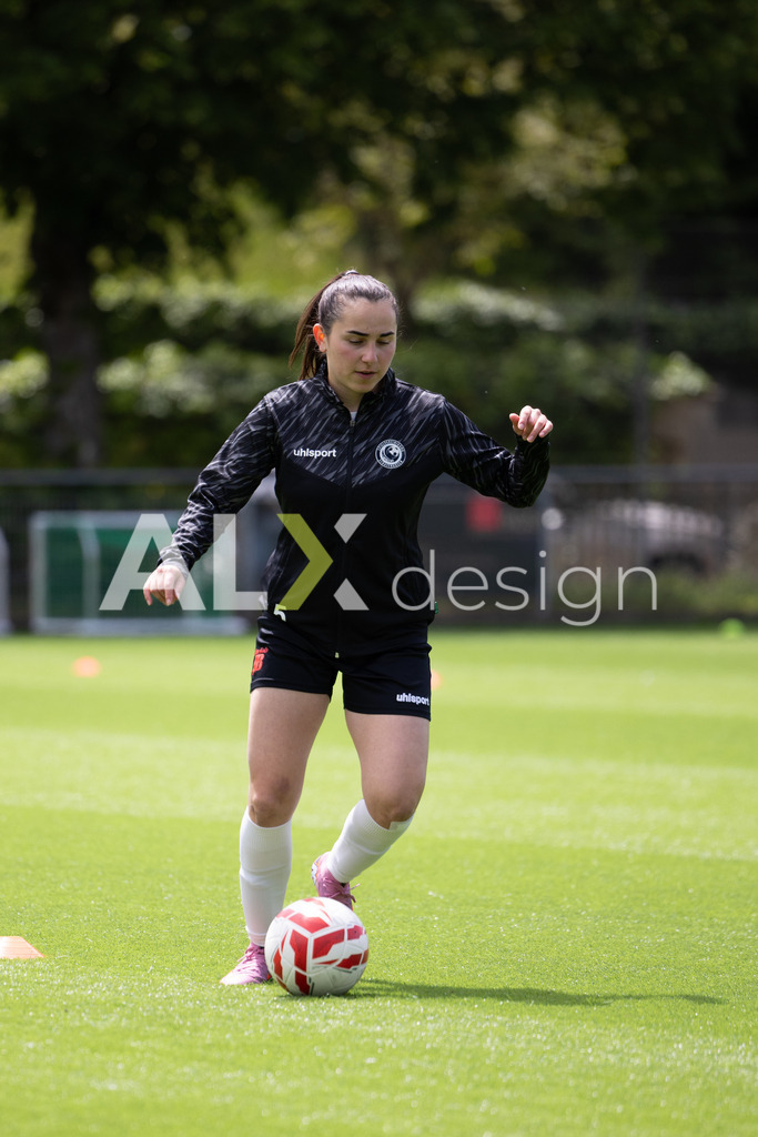 Fußball I Frauen I Saison 2025-2026 I Frauen 3. Liga | FVRZ Gruppe 2 | 18. Spieltag I Spielvereinigung Schaffhausen Damen 1 - Team Furttal Zürich I 17.05.2026 | Hochwertige Sportfotos kaufen & lizenzieren für Medien, Vereine, Agenturen & Sportler:innen. Entdecke professionelle Sportfotografie im Bildshop von Alexander Franzen. - Realisiert mit Pictrs.com