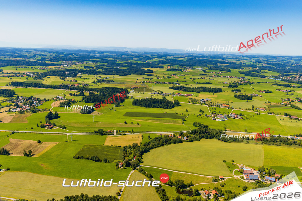 Schrägluftbild  Hagers  Hergensweiler - Das Luftbild wurde 2025 vom UL-Flugzeug heraus erstellt ( keine Drohne ) - Hochauflösende Luftaufnahme -Nicht vergleichbar mit Google Maps oder Satelittenbilder- Die Geschenkidee !Mit Lizenz und Bildrechte bestellbar