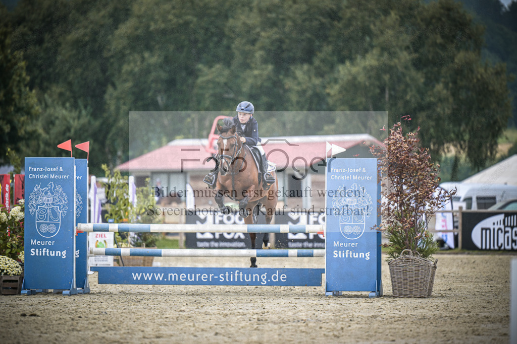 DOS_2096 | Entdecke hochwertige Reitturnierfotos von Foto Oger. Professionell, emotional und authentisch – jetzt Lieblingsmomente im Shop bestellen.Deutschlandweite Turnierfotografie. - Realisiert mit Pictrs.com