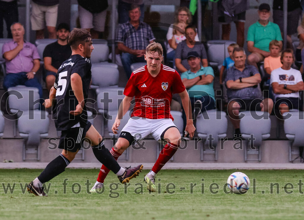 2023-08-25_091_FC_Finsing_gegen_FC_Lengdorf | Finsing, Deutschland, 25.08.2023:
Fußball, Kreisliga 2023 / 2024, 6. Spieltag, FC Finsing gegen FC Lengdorf, Endergebnis: 5:0

Leonhard Hölzl (FC Finsing, #5), Maximilian Mayer (FC Lengdorf, #16)

Foto: Christian Riedel / fotografie-riedel.net