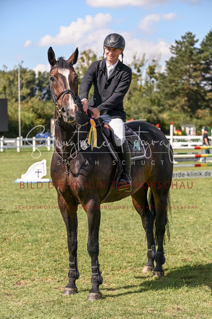 Schugtsche-Düren.2024-09.Springprf.L-216 | Schugtsche Fotografie - Realisiert mit Pictrs.com