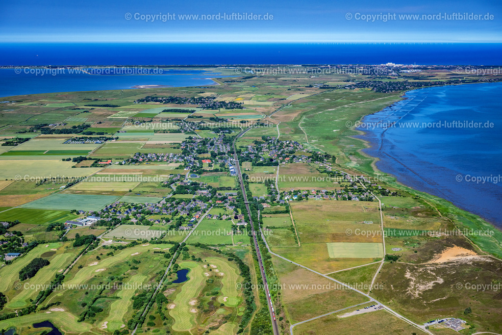 Sylt_Morsum_Kleinmorsum_Hindenburgdamm_ELS_3626210625 | KLEINMORSUM 21.06.2025 Ortsansicht an der Meeres-Küste in Kleinmorsum auf der Insel Sylt im Bundesland Schleswig-Holstein, Deutschland. // Townscape on the seacoast in Kleinmorsum at the Island Sylt in the state Schleswig-Holstein, Germany. Foto: Martin Elsen