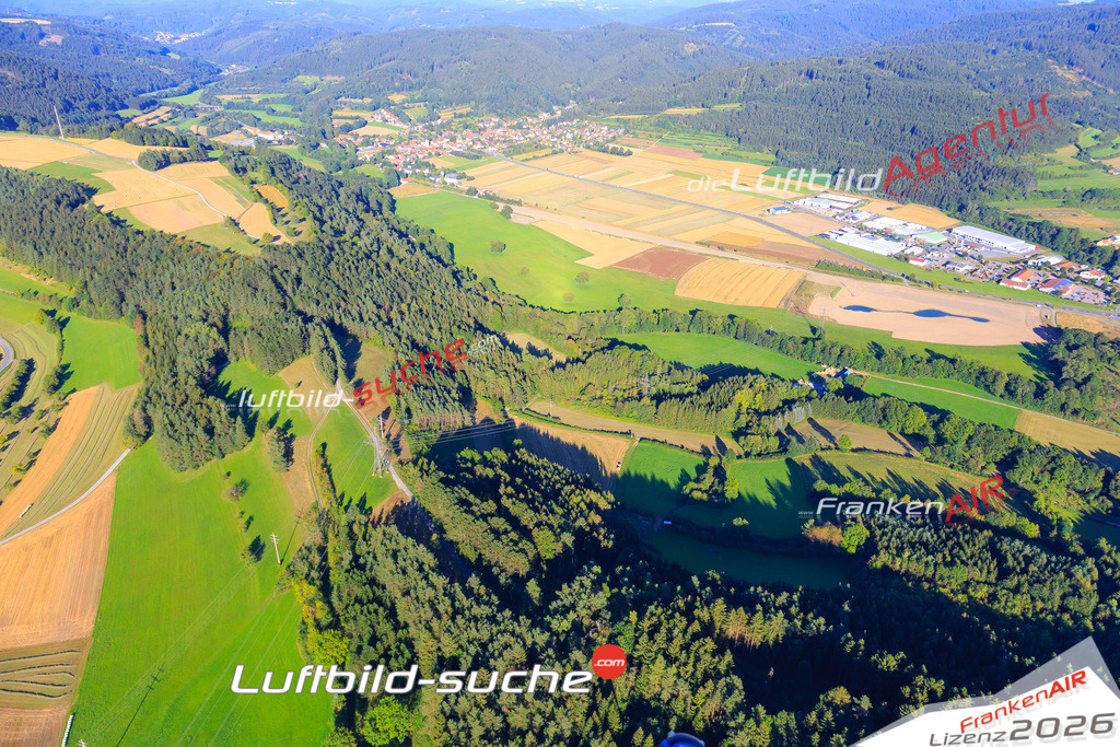 Die Luftaufnahme der Stadt Wilhelmsthal wurde vom UL-Flugzeug heraus erstellt ( keine Drohne )- hohe Auflösung für beste Qualität