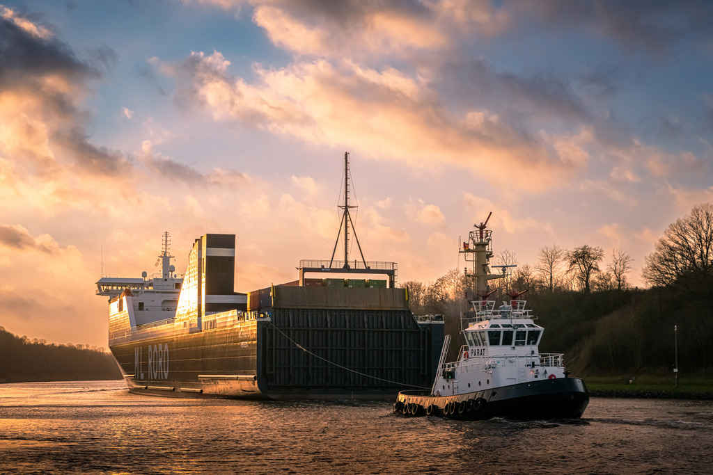 CCH_8574 | Entdecken Sie hochwertigen Fotodruck auf Leinwand, Acrylglas, Alu-Dibond und weiteren Materialien bei Fotodruck Online. Gestalten Sie individuelle Wandbilder in bester Qualität – ideal für besondere Erinnerungen und stilvolle Dekorationen. 