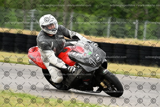 25bt02-1416 | markuskiefer.com - Realisiert mit Pictrs.com