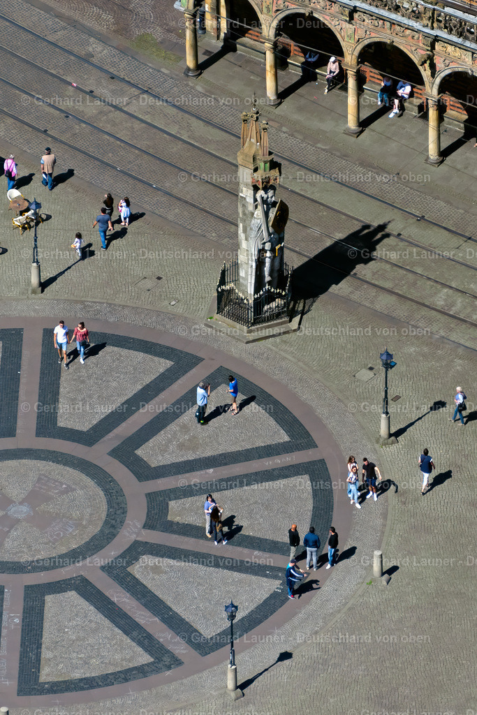 4029842 | BREMEN 01.06.2020 Platz- Ensemble " Bremer Marktplatz " im Innenstadt- Zentrum an der Straße Am Markt im Ortsteil Altstadt in Bremen, Deutschland. // Ensemble space an place " Bremer Marktplatz " in the inner city center on street Am Markt in the district Altstadt in Bremen, Germany. Foto: Gerhard Launer
