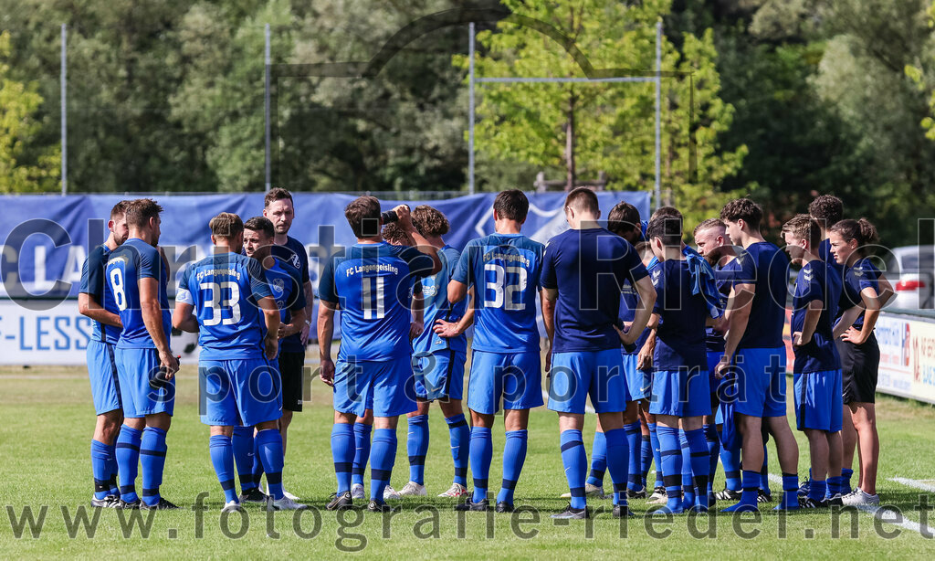 2023-07-08_106_FC_Langengeisling_gegen_TSV_Buchbach | Erding, Deutschland, 08.07.2023:
Fußball, Bezirksliga Oberbayern Ost 2023 / 2024, Testspiel, FC Langengeisling gegen TSV Buchbach, Endergebnis: 0:6

Andreas Buchberger (FC Langengeisling, #8), Hannes Dornauer (FC Langengeisling, #33), Florian Rupprecht (FC Langengeisling, #11), Kilian Stenzel (FC Langengeisling, #32)

Foto: Christian Riedel / fotografie-riedel.net