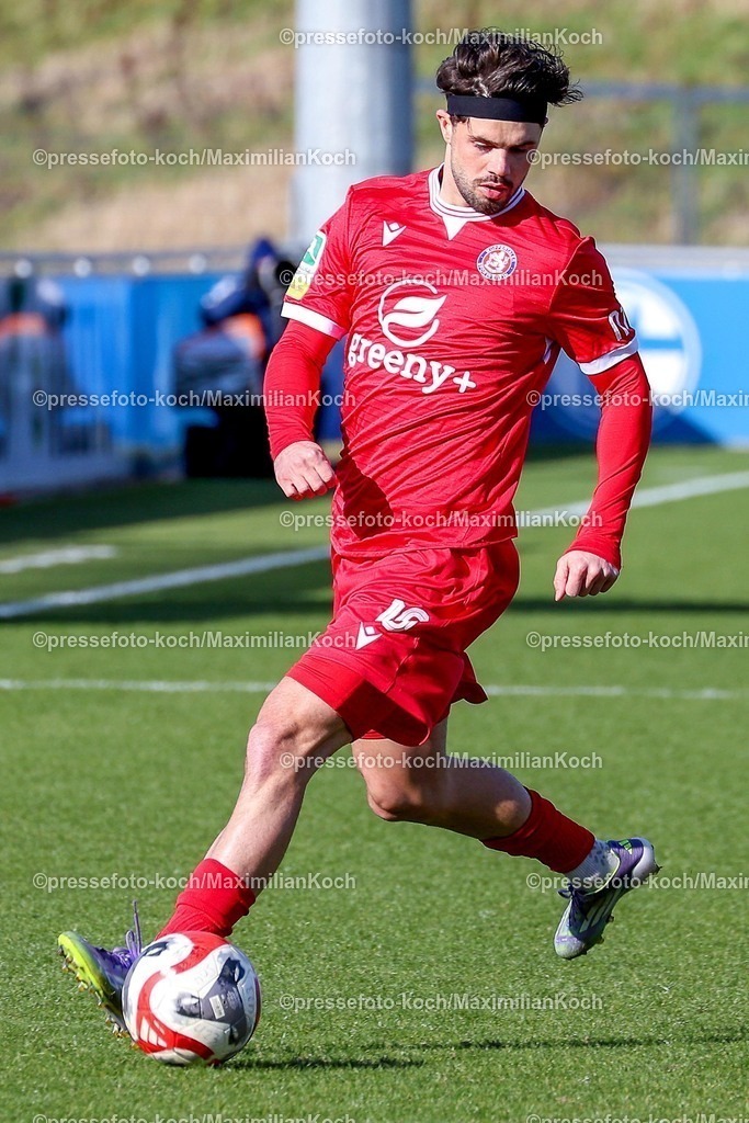 xSSCx15022601032 | 15.02.2026, xsscx, Herren Fussball, FC Schalke 04 U23 - Wuppertaler SV, Regionalliga West, 22. Spieltag, Parkstadion, Saison 2025 2026: Vincent Schaub (Wuppertaler SV #10) DFB regulations prohibit any use of photographs as image sequences and or quasi-video. Photo: xSandraxScherningxPressefotoKochx