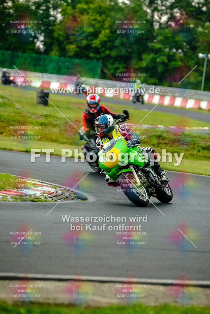 VBK-4085 | Hier findet Ihr Bilder von Touristenfahrten auf der Nürburgring Nordschleife oder von anderen Veranstaltungen die ich besucht habe. Viel Spass beim Durch Schauen 