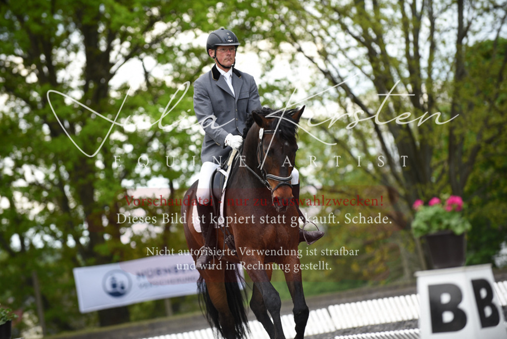 20230513_JK-Röhrsdorf-15-012 | Pferde- und Turnierfotografie in Westsachsen. Pferdeportraits, Auftragszeichnungen und intuitive Kunst.
