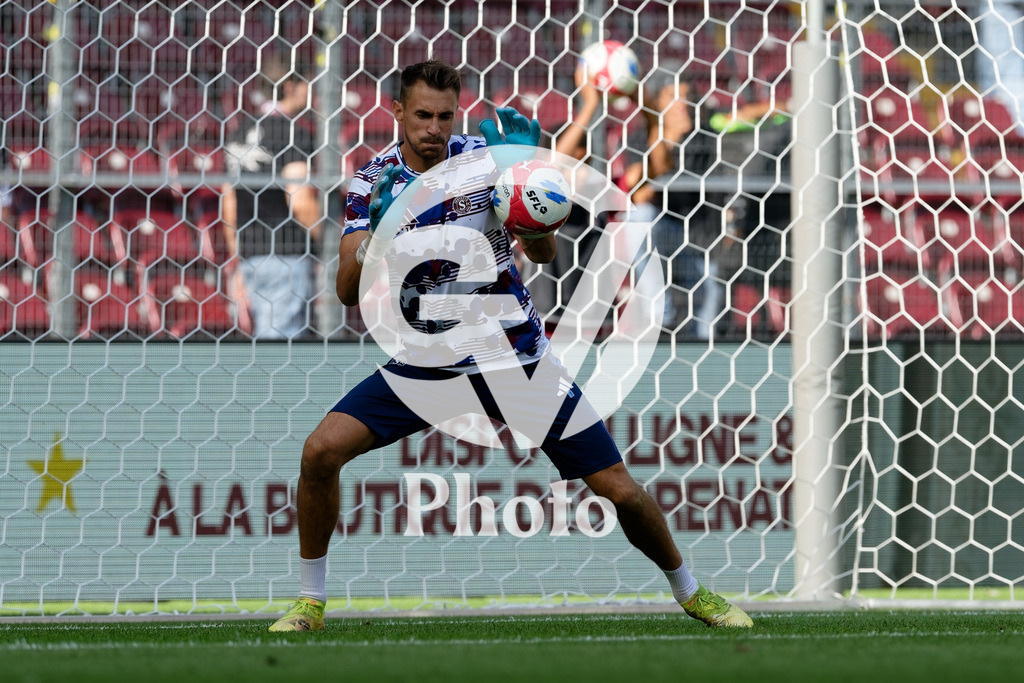 Brack Super League - Servette FC v FC Saint-Gall | Joel Mall (1 Servette FC) during warm-up prior  the Brack Super League match between Servette FC and FC Saint-Gall at Stade de Geneve in Geneva, Switzerland