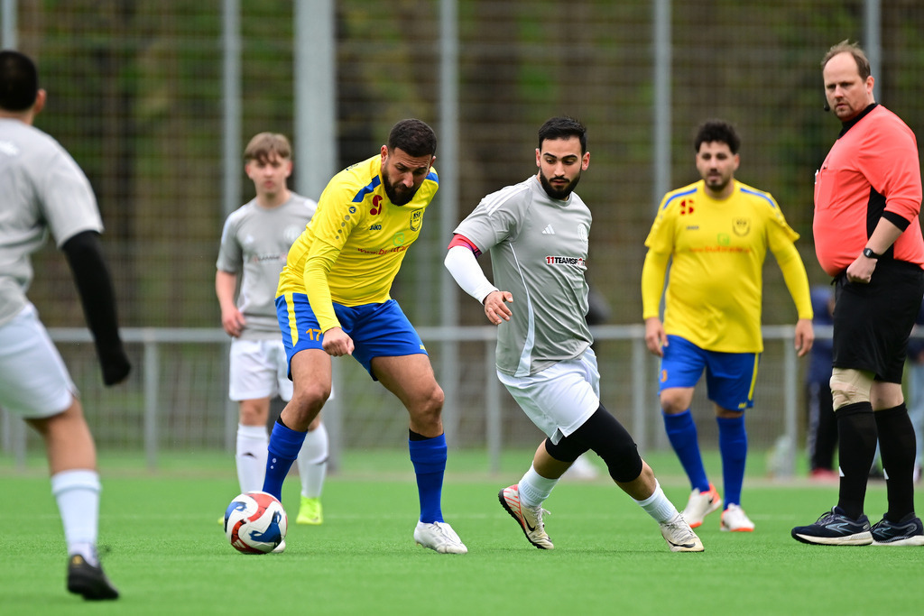 Fußball I Herren I Saison 2024-2025 I Kreisliga I 28. Spieltag I FTSV Altenwerder II - Buxtehuder SV | Der Sportfotograf. - Realisiert mit Pictrs.com