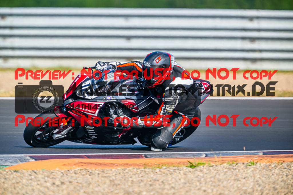 MaZZes_FotoMatrix_220626_7116 | PROSUPERSTOCK