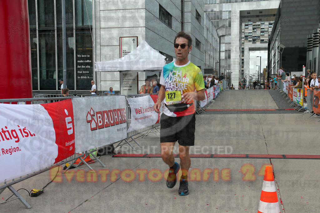 250920_1517_EX1_8788 | Sportfotografie im Rhein-Sieg Kreis, Köln, Bonn, NRW, Rheinland Pfalz, Hessen, etc. Unser Tätigkeitsfeld umfasst den Laufsport vom Volkslauf über den Marathon, Duathlon, Triathon bis zum Ultralauf wie Kölnpfad Ultra oder Schindertrail.