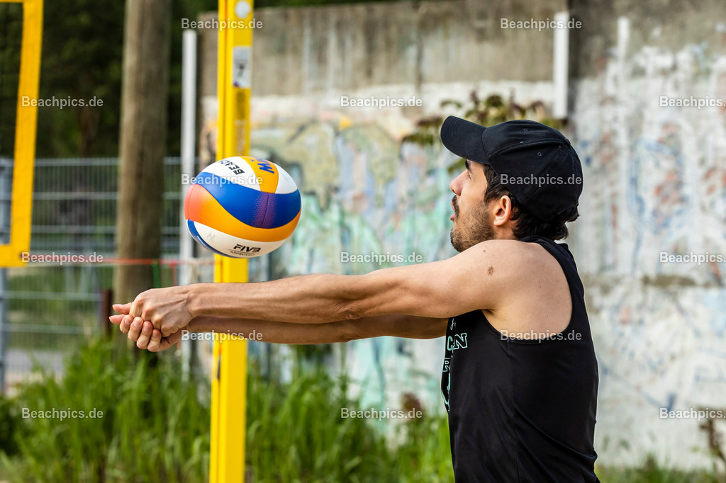 2023-00070477-Vater-Sohn-Turnier |  18.05.2023; Berlin Foto: Gerold Rebsch - www.beachpics.de
