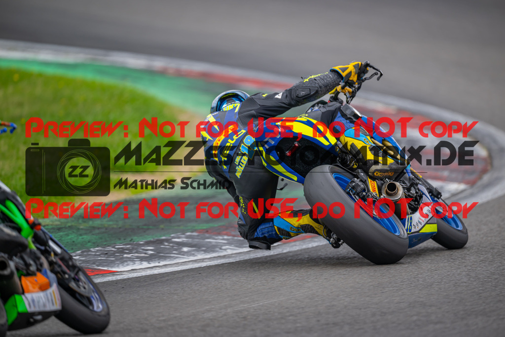 MaZZes-Fotomatrix-20260904-634642 | TWIN