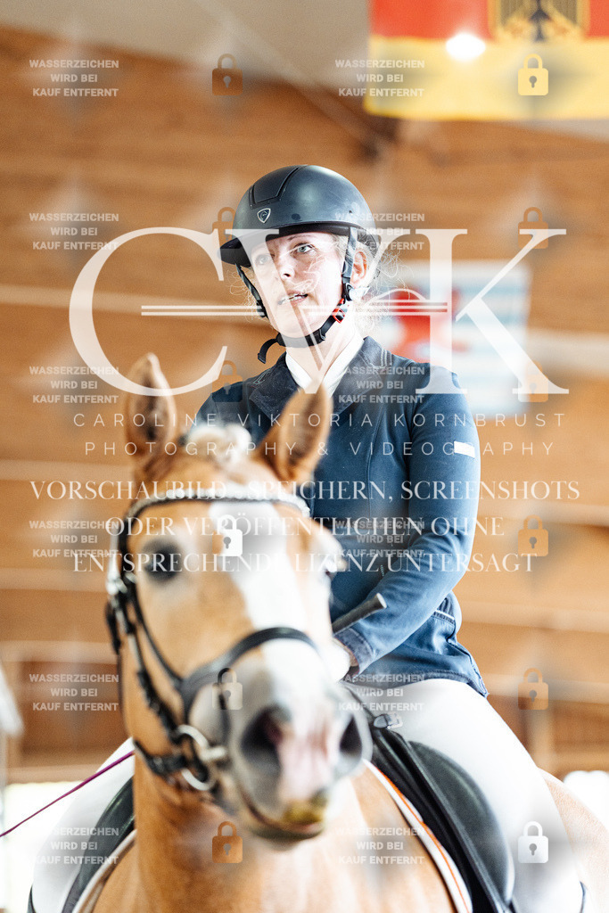 CK900656 | Turnierfotografie Pferdefotografie Trier Rheinland-Pfalz Pferdesport Reitsport Tierfotografie Sportfotografie Pferdevideo Pferdevideografie Equestrianvideography equestrianphotography  - Realisiert mit Pictrs.com