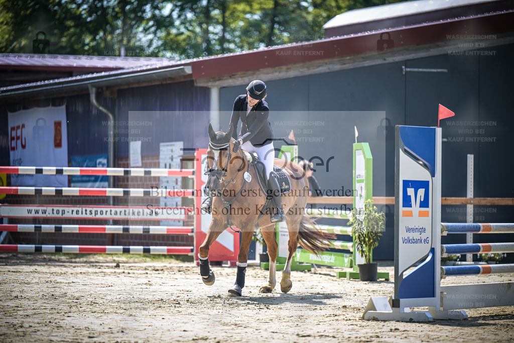 DOS_9244 | Entdecke hochwertige Reitturnierfotos von Foto Oger. Professionell, emotional und authentisch – jetzt Lieblingsmomente im Shop bestellen. - Realisiert mit Pictrs.com