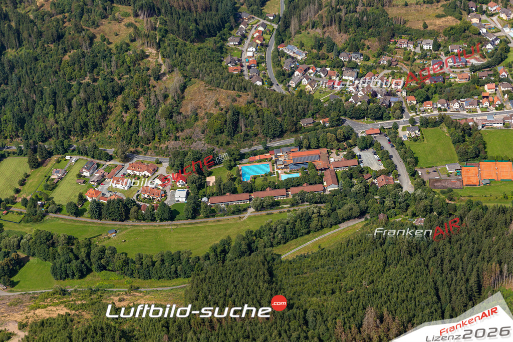 Das Luftbild der Stadt Steinwiesen wurde 2021 vom Flugzeug heraus erstellt (keine Drohne) Aufnahmehöhe ca.450 Meter- hohe Bildauflösung und Druck-Qualität garantiert!