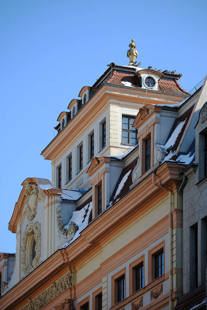 Romanushaus - Giebel | Entdecke über 20 Kategorien Leipzig-Motive: Foto-Downloads, hochwertige Poster, Leinwand- & Fine-Art-Prints. Jetzt Lieblingsfoto im Bildlexikon Leipzig Shop bestellen!
