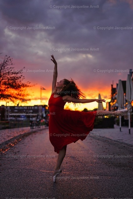 ballerina_ | Fotografie Photography Dresden Photoshooting  Fotoshooting Fotografin Dresdencity Bilder  Foto Dresdenvideos Kalender Postkarten Bilderdownload Portrait Hochzeitsfotografie Familienfotos Bewerbungsbilder Studiofotografie Fotograf Dresdenbilder Business - Realisiert mit Pictrs.com