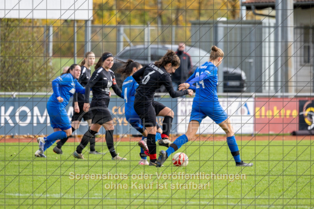 20251026_143138_0173 | #,1.FC Donzdorf (schwarz) vs. TSV Frommern (blau), Fussball, Frauen-Verbandsliga Württemberg, 07. Spieltag, Saison 2025/2026, Rasenplatz Lautertal Stadion, Süßener Straße 16, 73072 Donzdorf, 26.10.2025 - 13:00 Uhr,Foto: PhotoPeet-Sportfotografie/Peter Harich