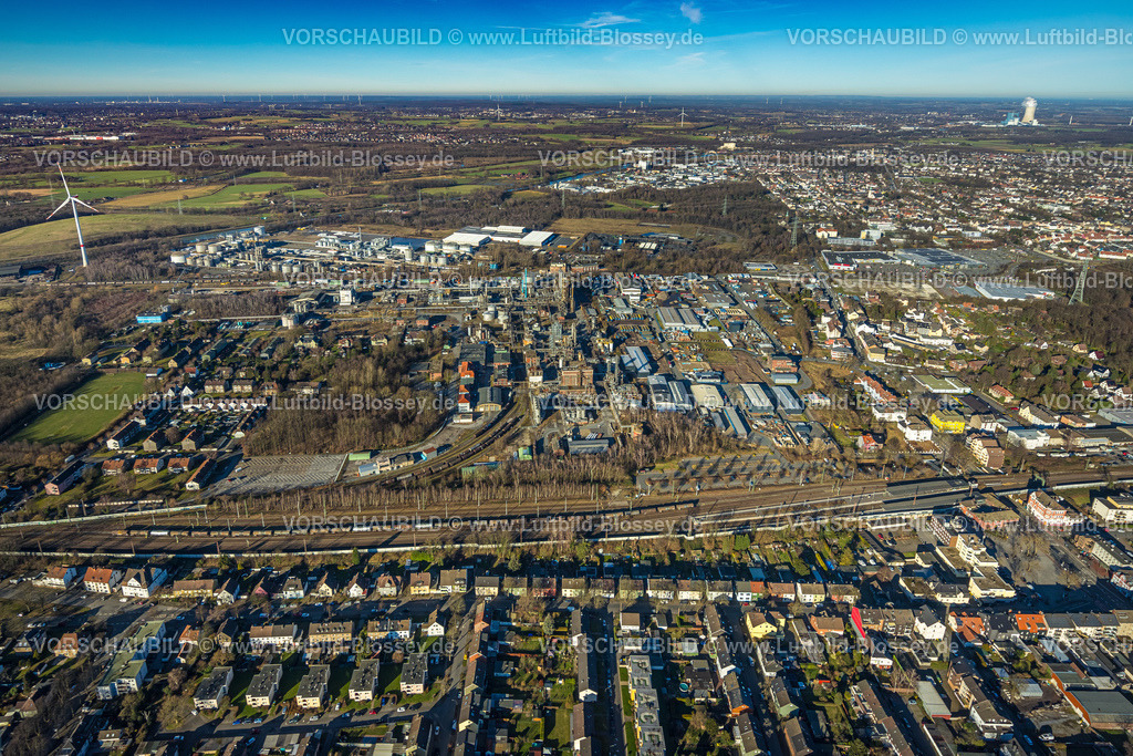 Castrop-Rauxel240106980 | Luftbild, Gewerbegebiet Hafen Rütgers Chemiewerk, Fernsicht mit Himmel und Wolken, Bahngleise und Güterzug, Bladenhorst, Castrop-Rauxel, Ruhrgebiet, Nordrhein-Westfalen, Deutschland