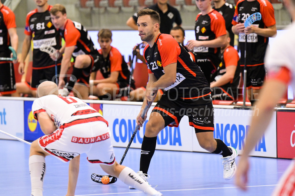 HC Rychenberg vs. Floorball Köniz - 28. August 2022 | HC Rychenberg vs. Floorball Köniz
AXA Arena, Winterthur
Tobias Studer (#23 HC Rychenberg)
Bild: Sportfotografie Markus Aeschimann | www.markus-aeschimann.ch - Realisiert mit Pictrs.com