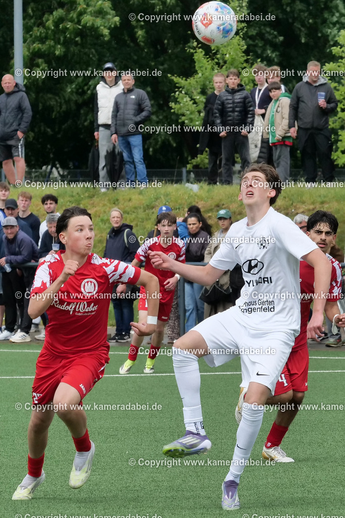 Fußball : C-Junioren : Aufstieg Regionalliga West : SUS 09 Dinslaken - Vfb 03 Hilden am 04.06.2026 in Dinslaken | Fußball : C-Junioren : Aufstieg Regionalliga West : SUS 09 Dinslaken (rotr Trikots)- Vfb 03 Hilden (weiße Trikots) am 04.06.2026 in Dinslaken - Realisiert mit Pictrs.com