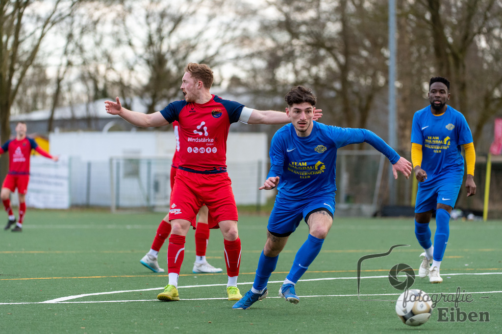 GVO Oldenburg-VFL Germania Leer | Herren Bezirks-Testspiel; GVO Oldenburg (rot)-VFL Germania Leer (blau) am 02.03.2025 in Oldenburger (Sportpark Osternburg); Photo: Philip Eiben 2025 - Realisiert mit Pictrs.com