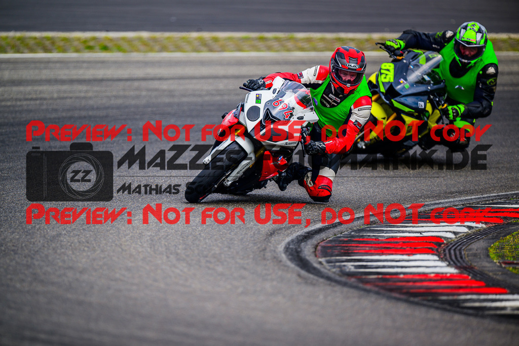 MaZZes_FotoMatrix_240717_6007705_6209 | INST