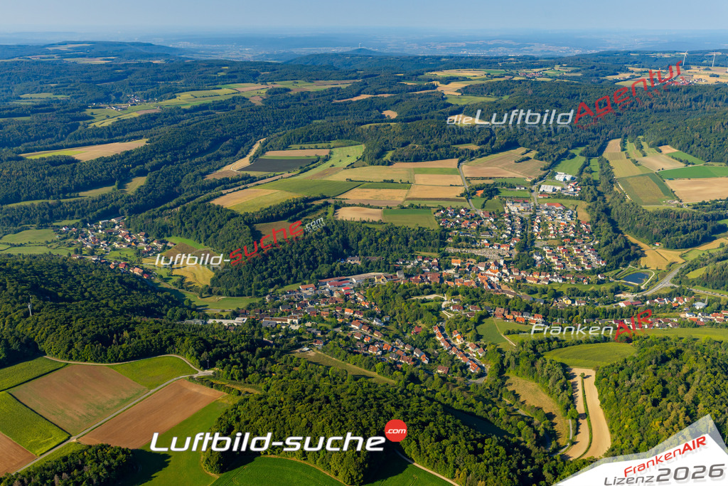 Das Luftbild zeigt :  Heiligenstadt in Oberfranken - Die Luftaufnahme wurde 2024 vom UL-Flugzeug aus erstellt ( keine Drohne ) - Hochauflösende Luftaufnahme - Für grossformatige Ausdrucke geeignet. Die Geschenkidee !Mit Lizenz und Bildrechte bestellbar