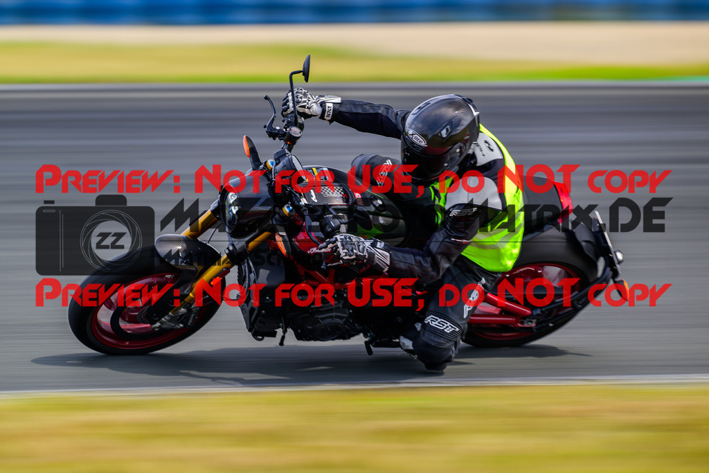 MaZZes_FotoMatrix_240725_6007705_1993 | BLAU