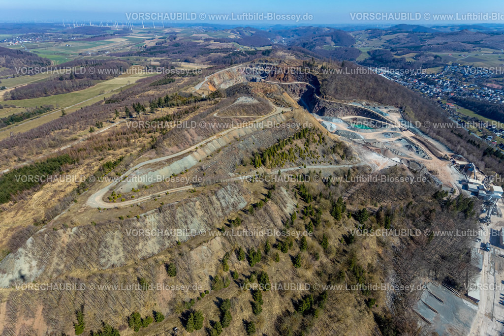 HB-Brilon220303291 | Luftbild, Steinbruch Bilstein, Westdeutsche Grauwacke-Union, Brilon, Sauerland, Nordrhein-Westfalen, Deutschland