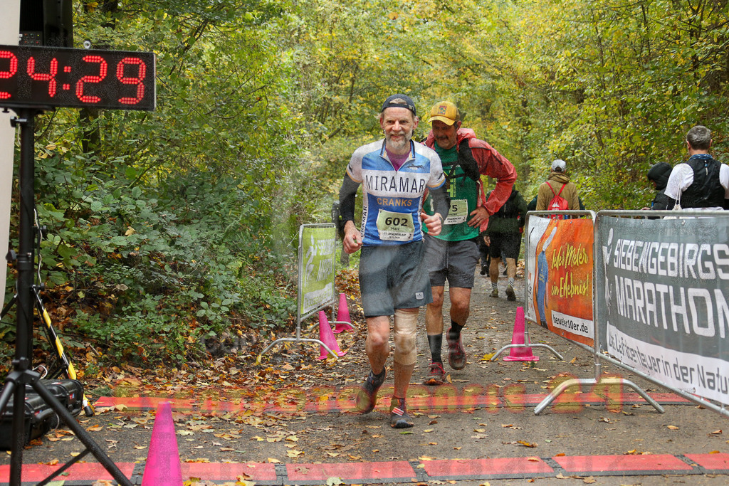 251026_1326_EX1_3462 | Sportfotografie im Rhein-Sieg Kreis, Köln, Bonn, NRW, Rheinland Pfalz, Hessen, etc. Unser Tätigkeitsfeld umfasst den Laufsport vom Volkslauf über den Marathon, Duathlon, Triathon bis zum Ultralauf wie Kölnpfad Ultra oder Schindertrail.