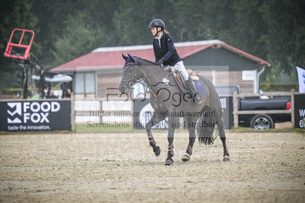DOS_0167 | Entdecke hochwertige Reitturnierfotos von Foto Oger. Professionell, emotional und authentisch – jetzt Lieblingsmomente im Shop bestellen.Deutschlandweite Turnierfotografie. - Realisiert mit Pictrs.com
