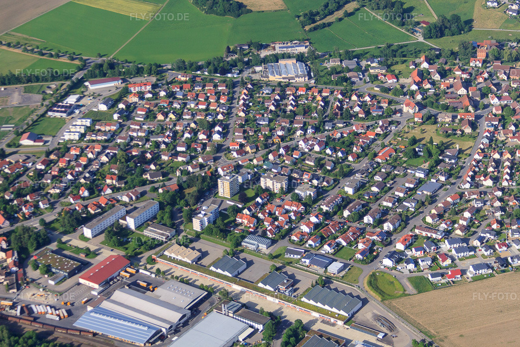Luftbild: Ortsansicht von Südwesten in Ummendorf im Bundesland Baden-Württemberg in Deutschland. Foto: IMG_67441.jpg vom 08.06.2014 durch Werner Riehm/FLY-FOTO.de – Auflösung des Originals: 4752 x 3168 px