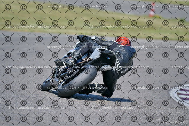 26BT01-1684 | markuskiefer.com - Realisiert mit Pictrs.com