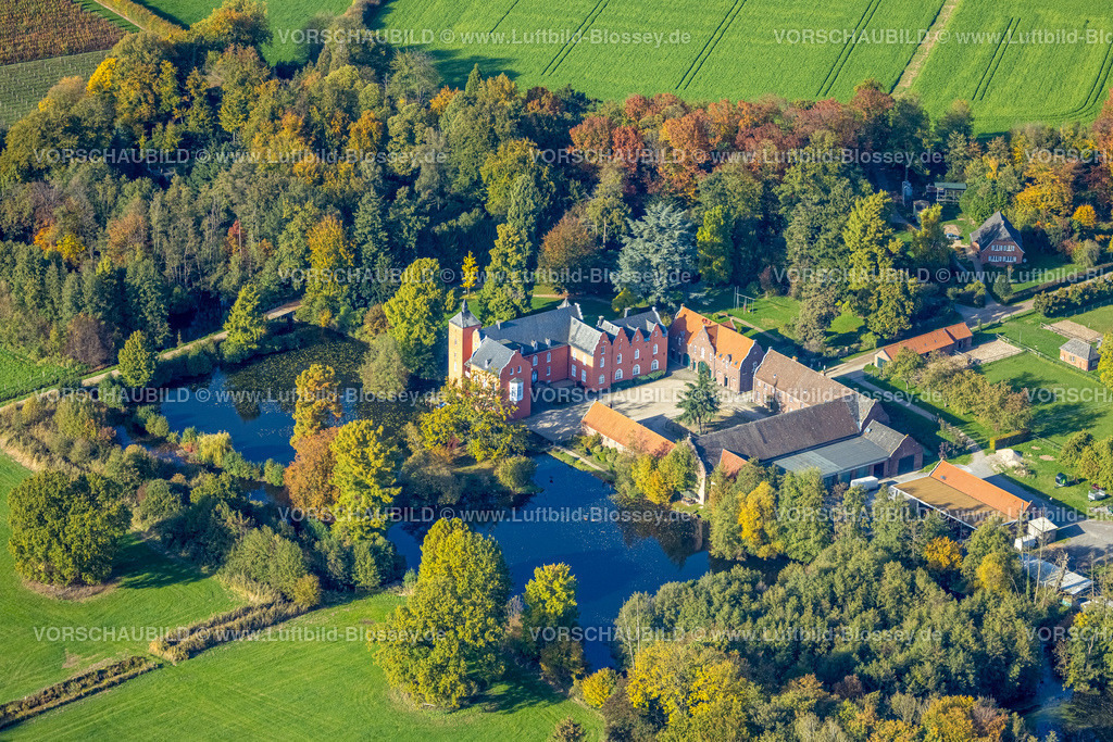 Rheurdt221004970 | Luftbild, Schloss Bloemersheim, Wasserschloss, Schloßweiher Littardsche Kendel, Bäume in Herbstfarben, Vluyn, Neukirchen-Vluyn, Ruhrgebiet, Niederrhein, Nordrhein-Westfalen, Deutschland