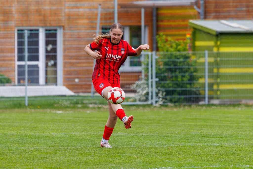 20260517-SGMHS-FCH_090 | SGM Hohenmemmingen/Sontheim vs. 1.FC Heidenheim 1846 II, Fußball, Frauen, Bezirksliga Meisterrunde, 2025/2026, 4. Spieltag, 17.05.2026 in Sontheim, Rasenplatz 1(Foto: Michael Bulling) - Realisiert mit Pictrs.com