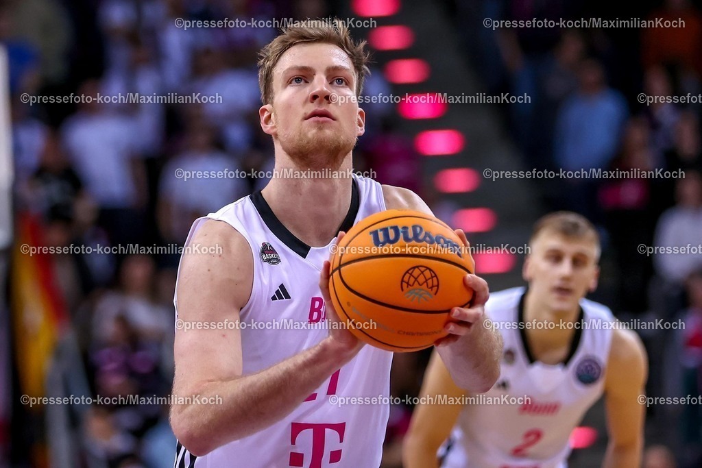 BCL08012501078 | 08.01.2025, Basketball Champions League, 1. Spiel Play-In, Telekom Baskets Bonn - Pallacanestro Reggiana, Telekom Dome: Lars Thiemann (Telekom Baskets Bonn #21)