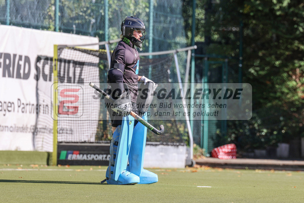 MJ_2022-10-08_Damen_HTCU-UHC-28 | Finja Stark (Uhlenhorst Mülheim #9), Uhlenhorst Mülheim - UHC Hamburg am 8.10.2022 im Waldstadion, Mülheim a. d. Ruhr